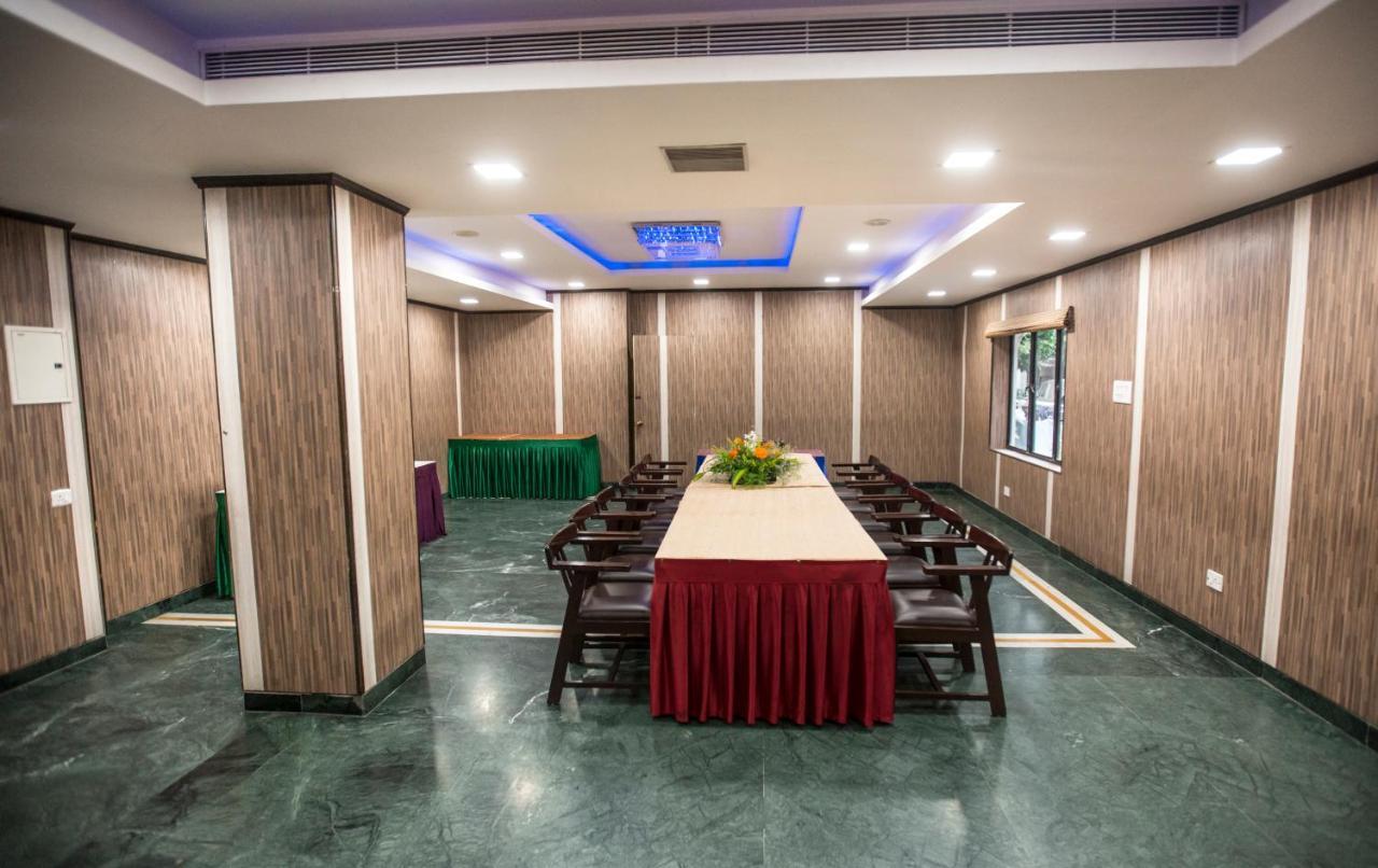 Hotel Ashok Residency Ченнаї Екстер'єр фото